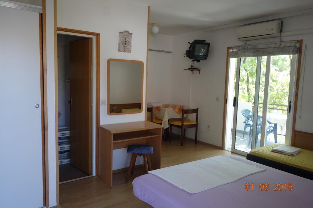 Apartments Mistral أوروبيتش الغرفة الصورة